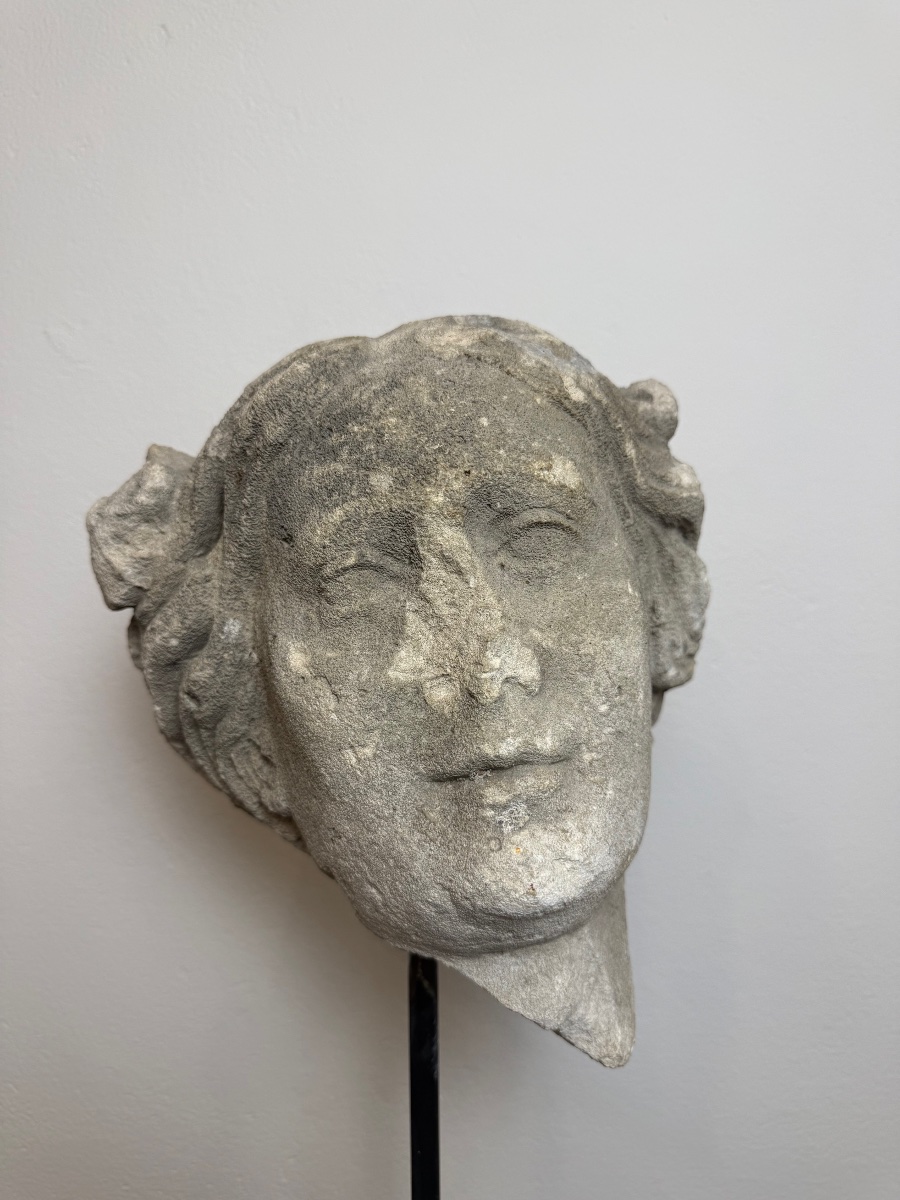 Sculpture en pierre représentant un visage de femme. XVIIIe siècle-photo-4