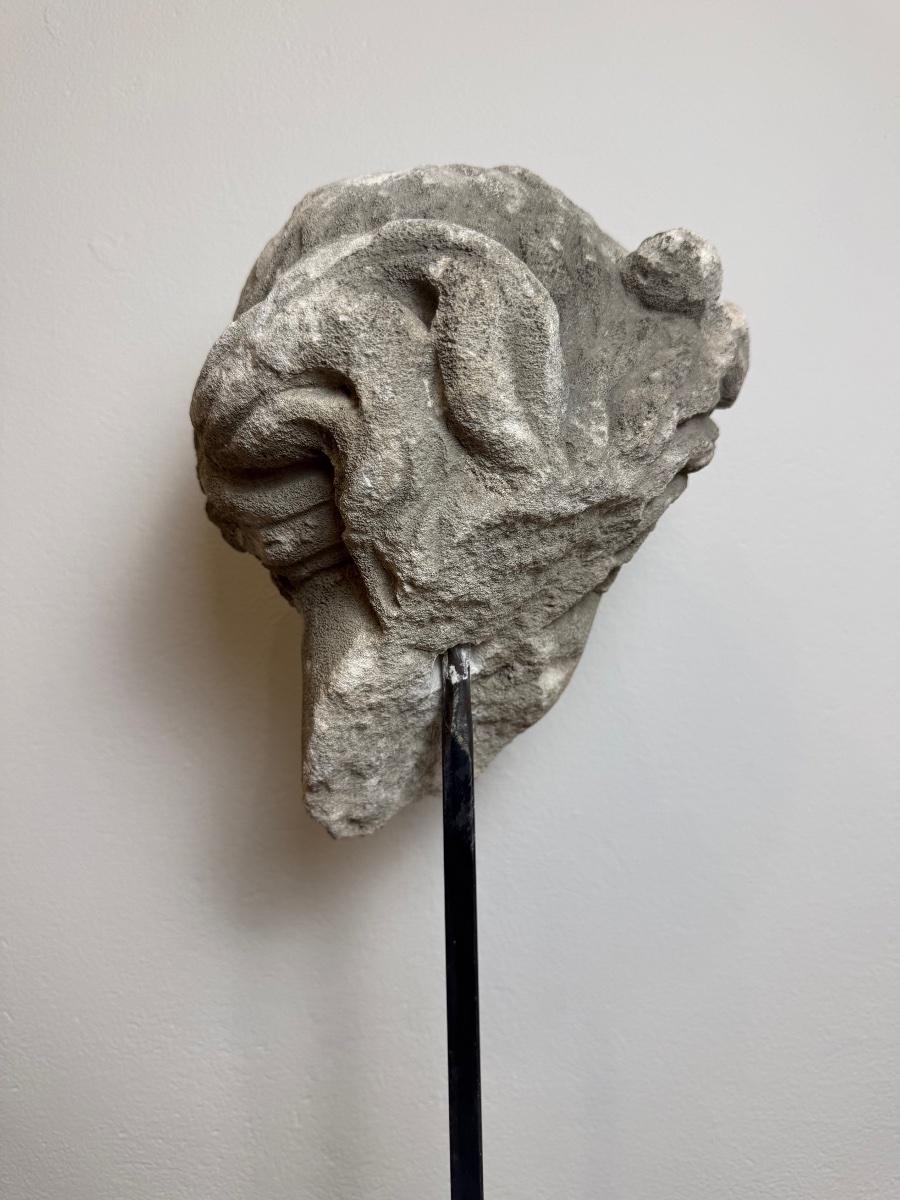Sculpture en pierre représentant un visage de femme. XVIIIe siècle-photo-7