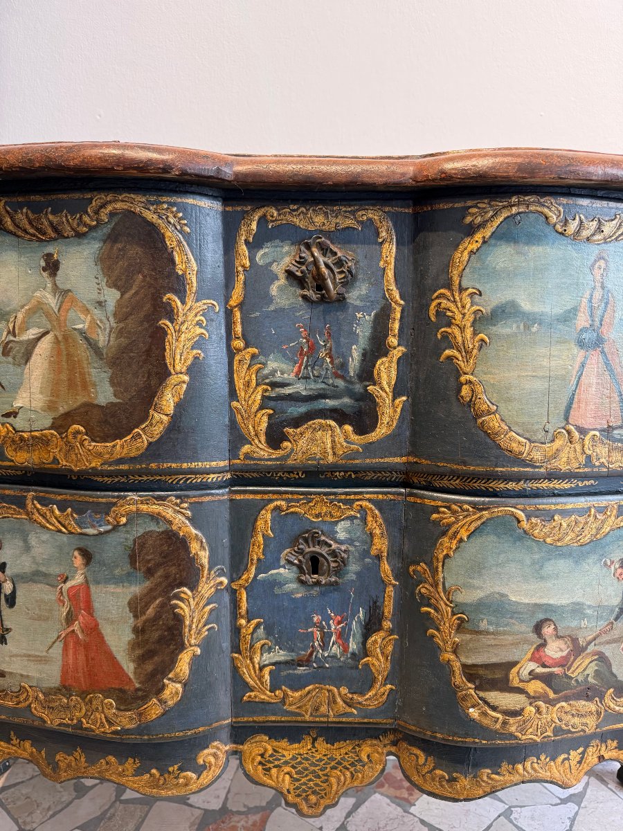 Lacquered And Painted Chest Of Drawers - First Half Of The 18th Century. Sicily-photo-4