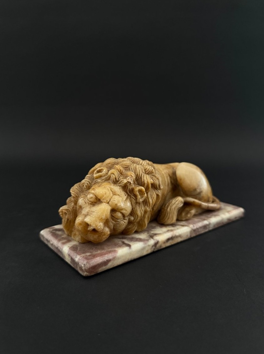 Alabaster Sculpture Depicting A Lion With A Marble Base—18th Century. Tuscany