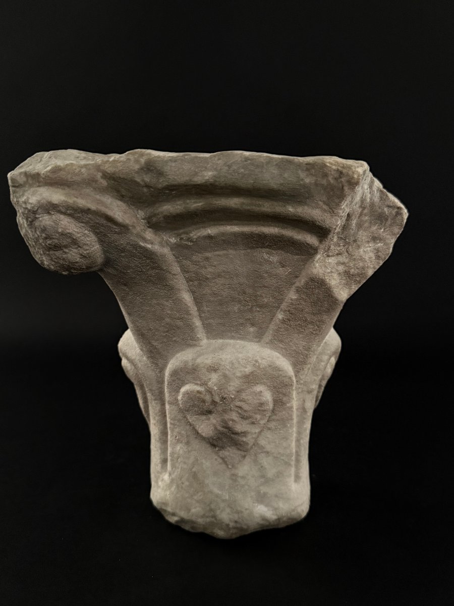 Fragment de chapiteau roman en marbre - XIIe siècle. Italie-photo-2