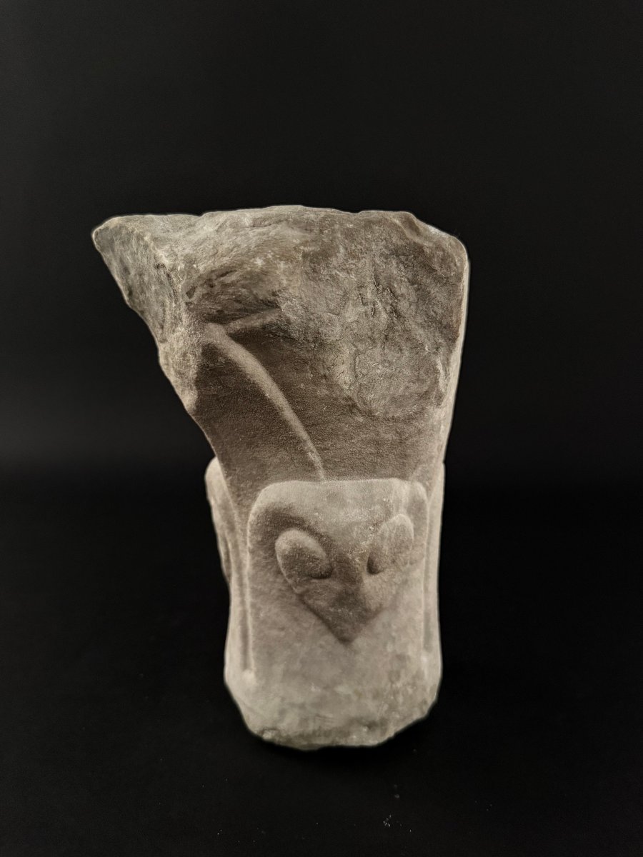Fragment de chapiteau roman en marbre - XIIe siècle. Italie-photo-4