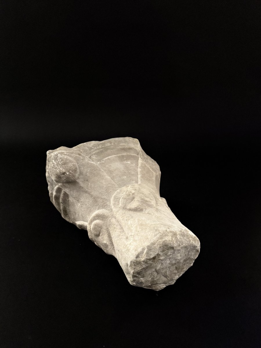 Fragment de chapiteau roman en marbre - XIIe siècle. Italie-photo-3