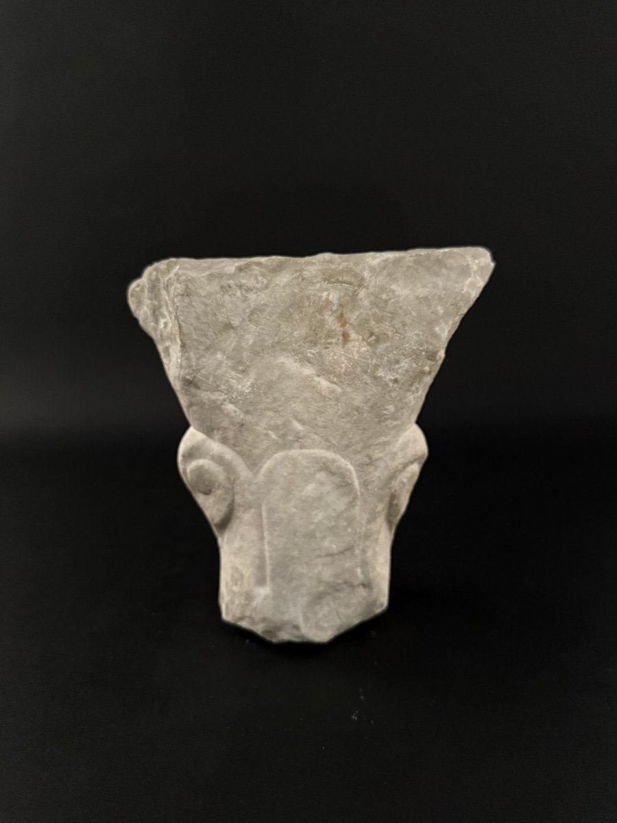 Fragment de chapiteau roman en marbre - XIIe siècle. Italie-photo-5