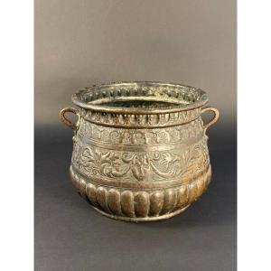 Antique Venetian Bucket In Embossed Copper - 16th Century