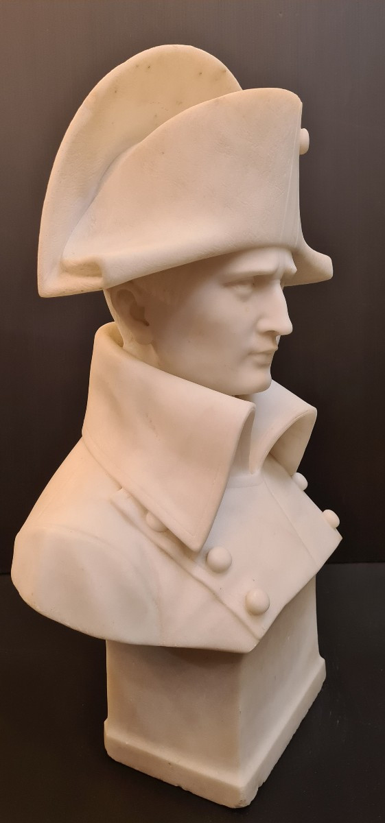 Napoléon Bonaparte Empereur de France buste marbre monobloc