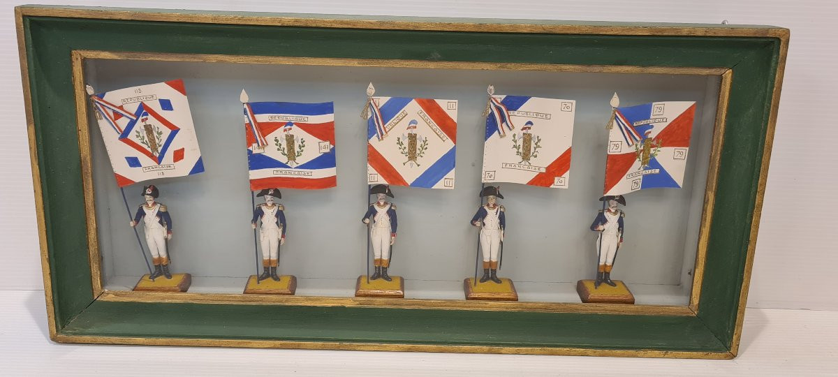 Coffret vitrine figurine soldat porte drapeau armée Francaise Napoléonienne -photo-7