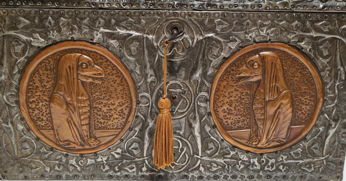 Coffret Alfred Daguet boite châsse art nouveau décor gothique étain repoussé -photo-2