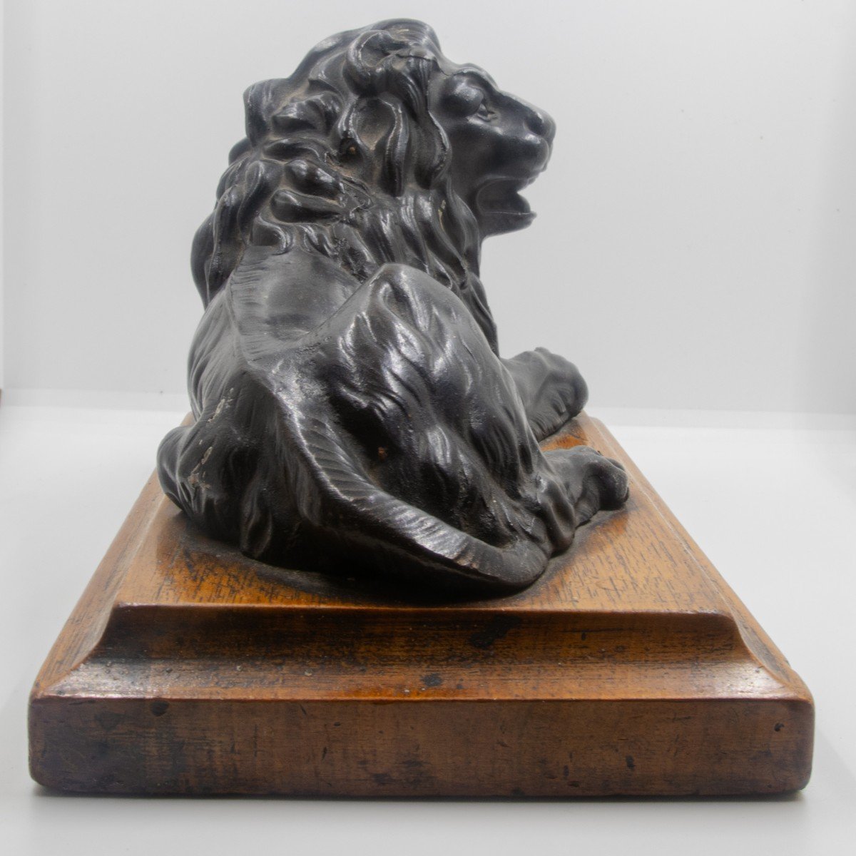 Lion Desk Set-photo-1
