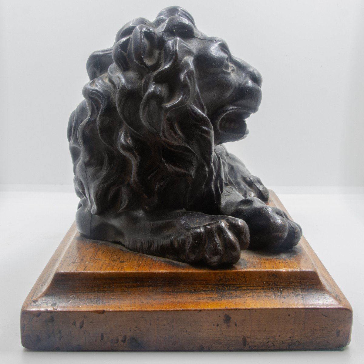 Lion Desk Set-photo-2