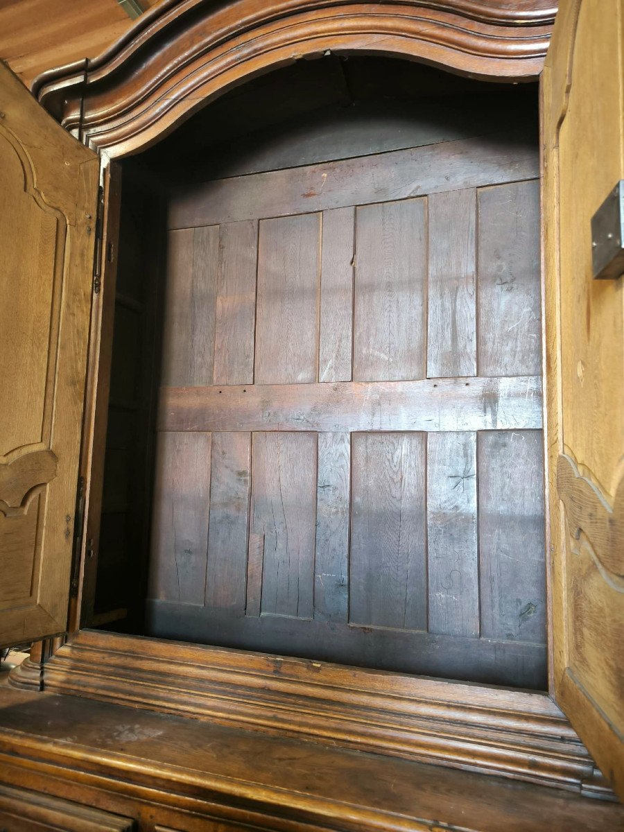Majestic Louis XIV 2-body Buffet In Oak-photo-3