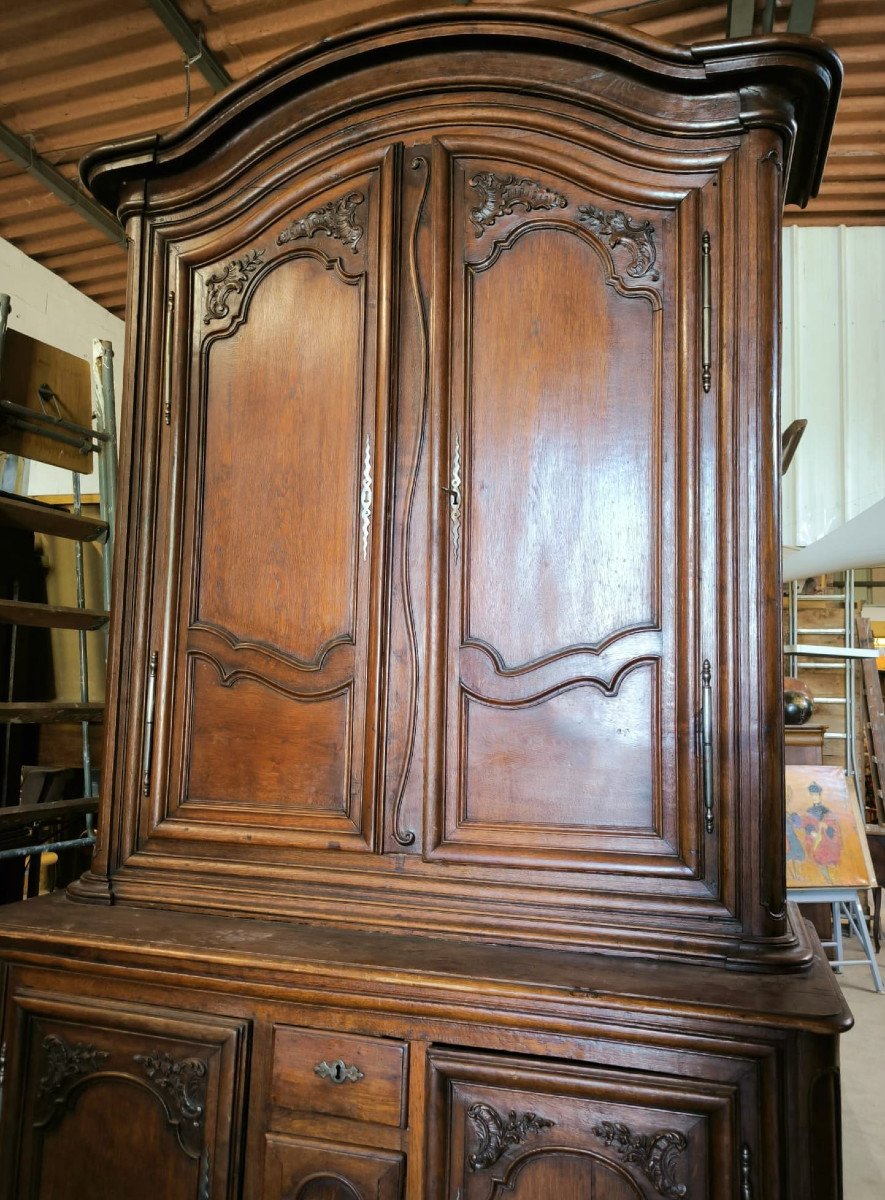 Majestic Louis XIV 2-body Buffet In Oak-photo-8