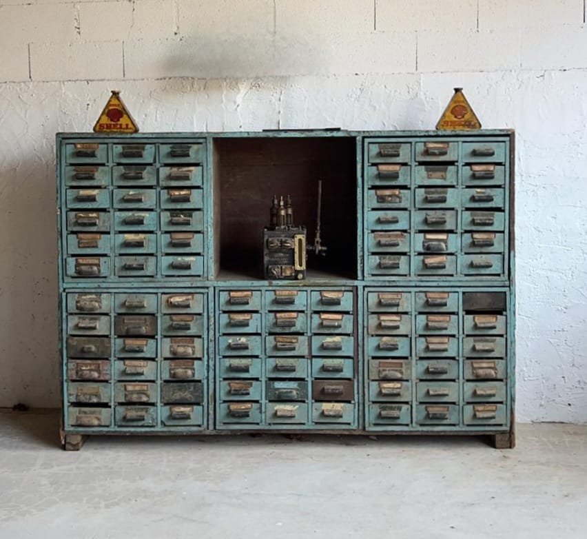 A Professional-style Cabinet With Drawers-photo-4