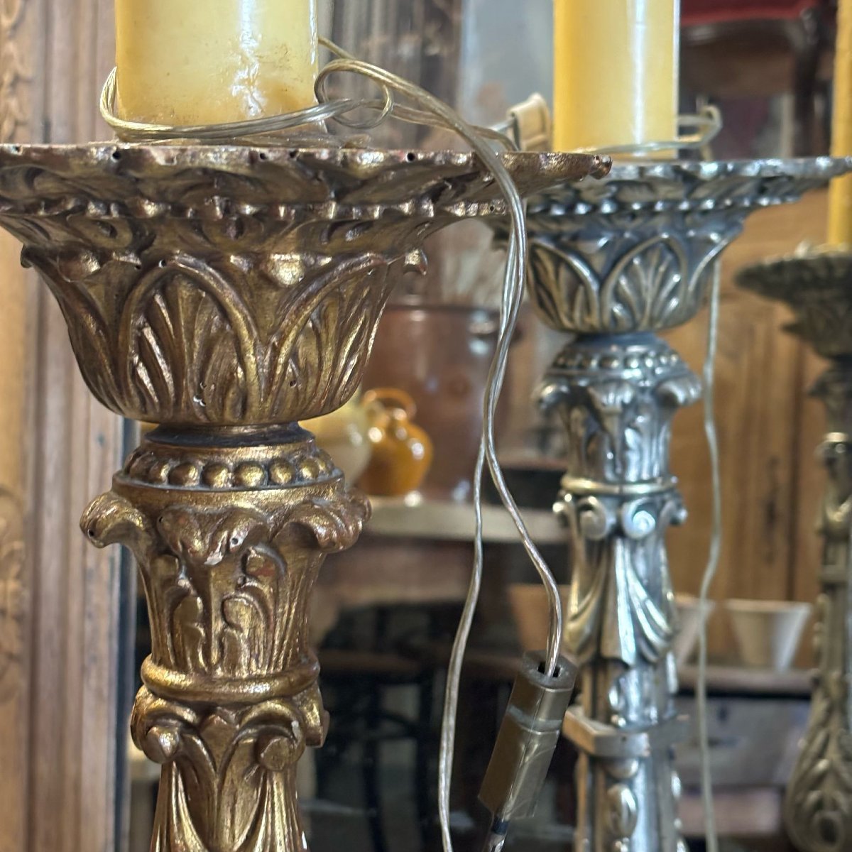 Paire de lampadaires en bois doré et argenté-photo-4