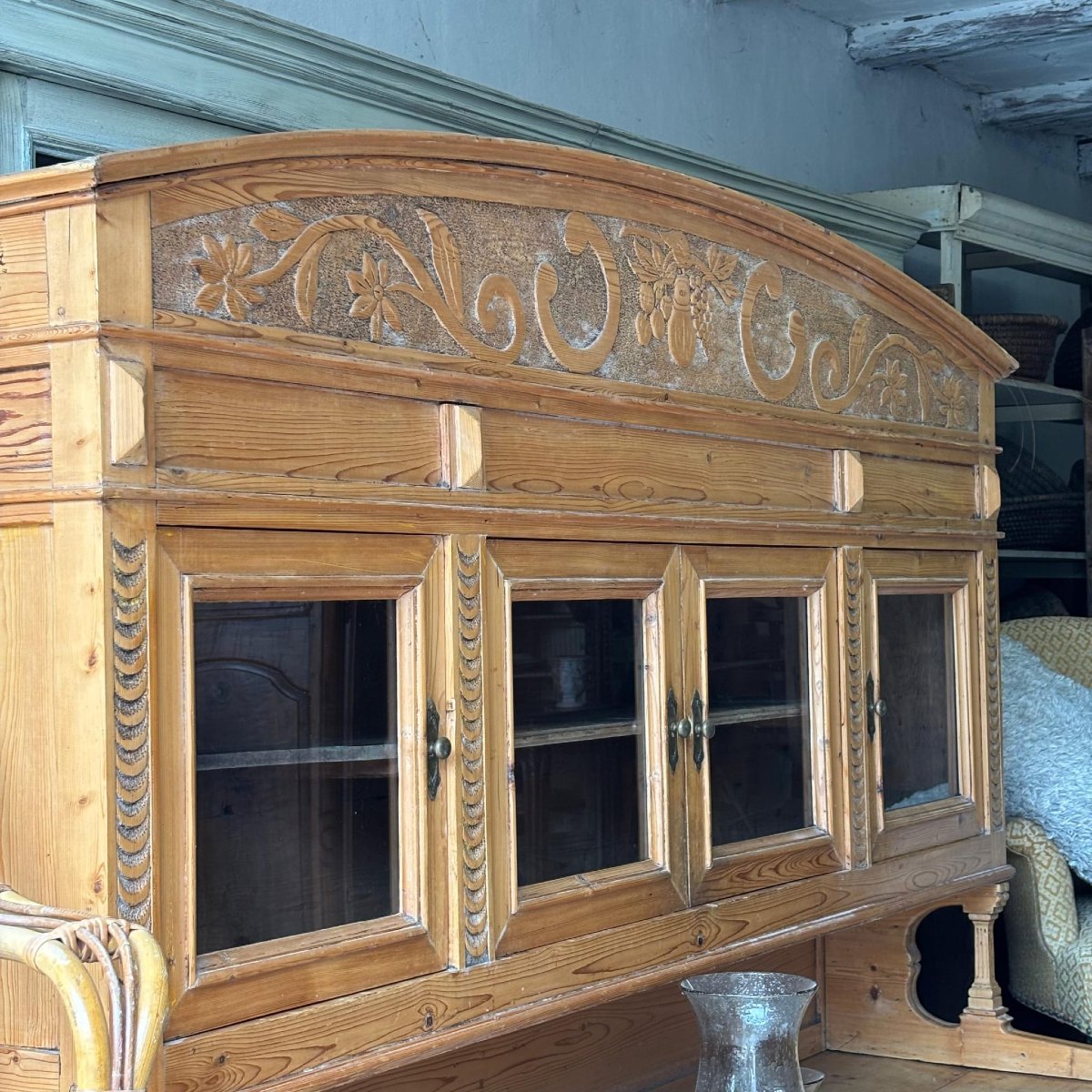 Swiss Alpine Two-part Buffet-photo-3