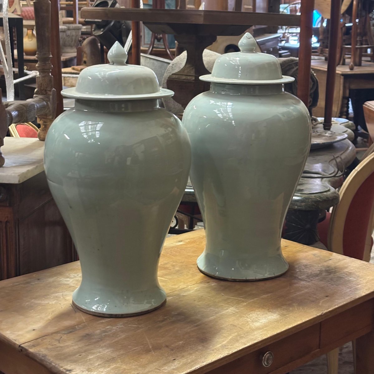 Paire de pots couverts en porcelaine émaillée -photo-2