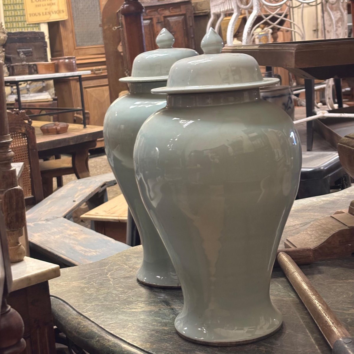 Paire de pots couverts en porcelaine émaillée -photo-4