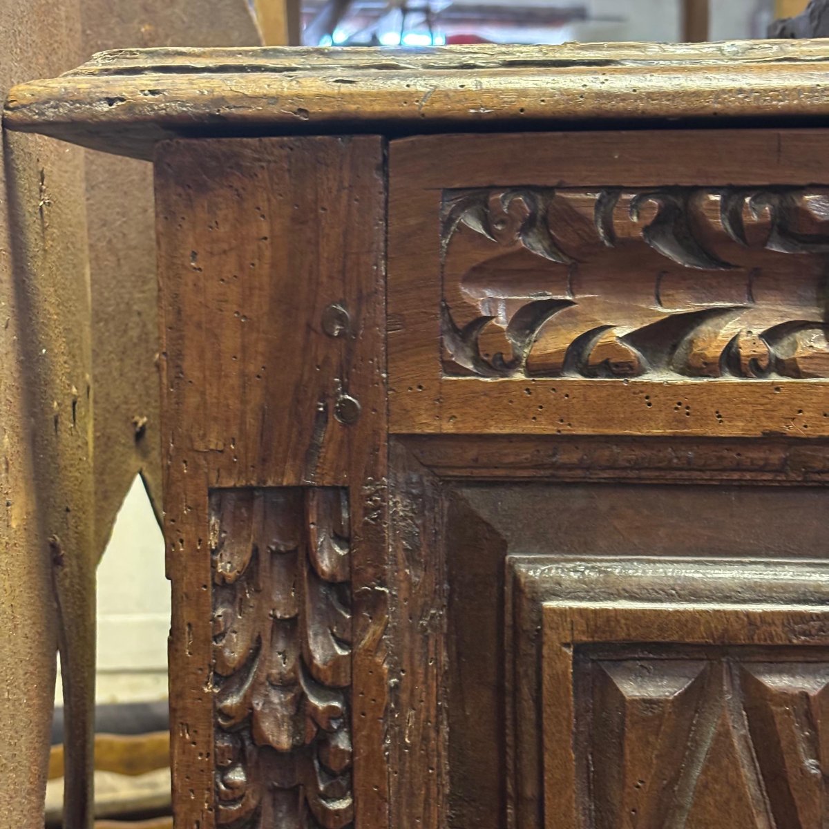 Coffre en bois sculpté-photo-3