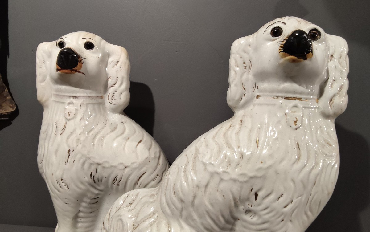 Pair Of Dogs In 19th-century English Earthenware 