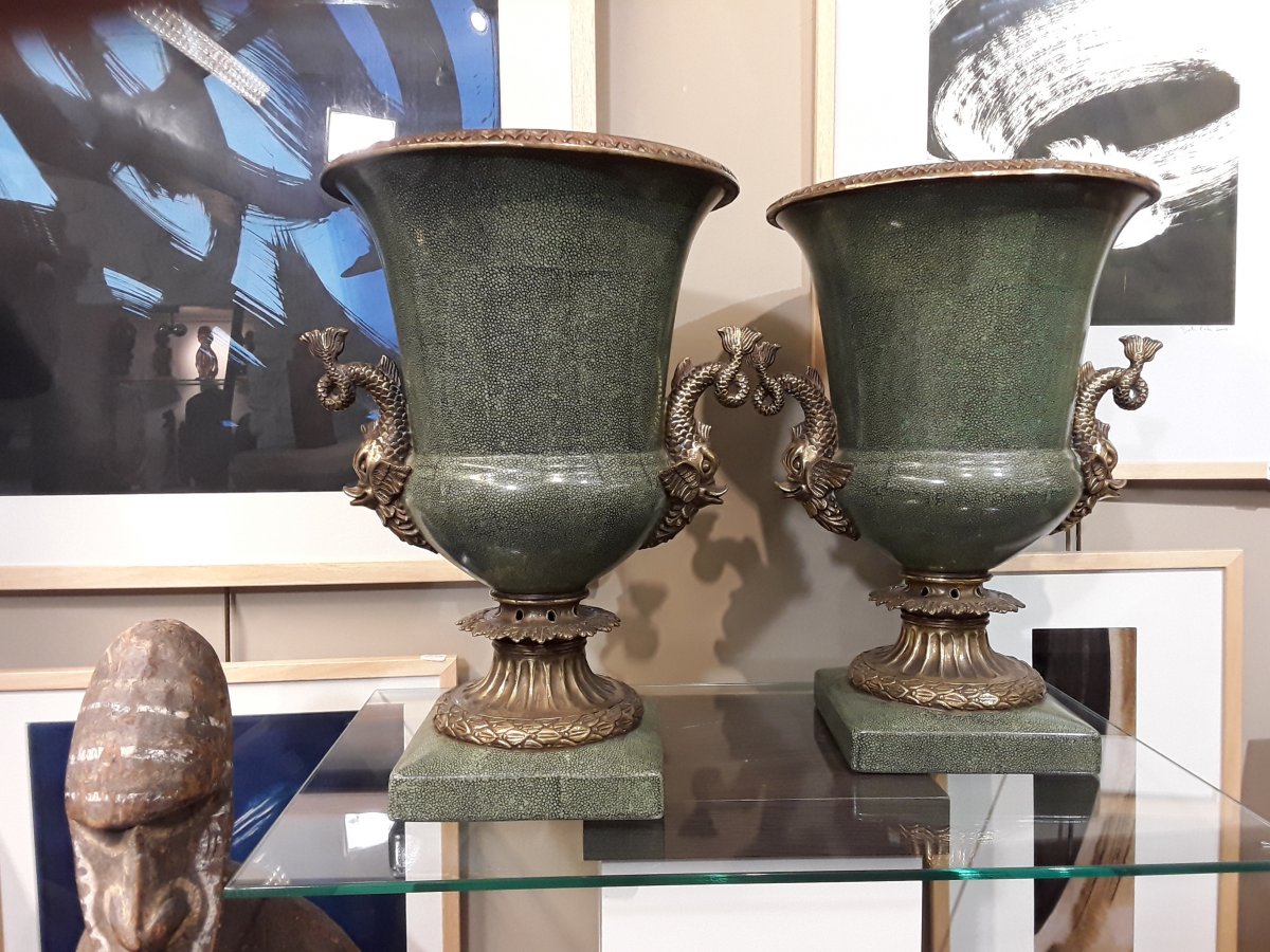 Paire De Vases Médicis  Faïence  et bronze 