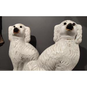 Pair Of Dogs In 19th-century English Earthenware 