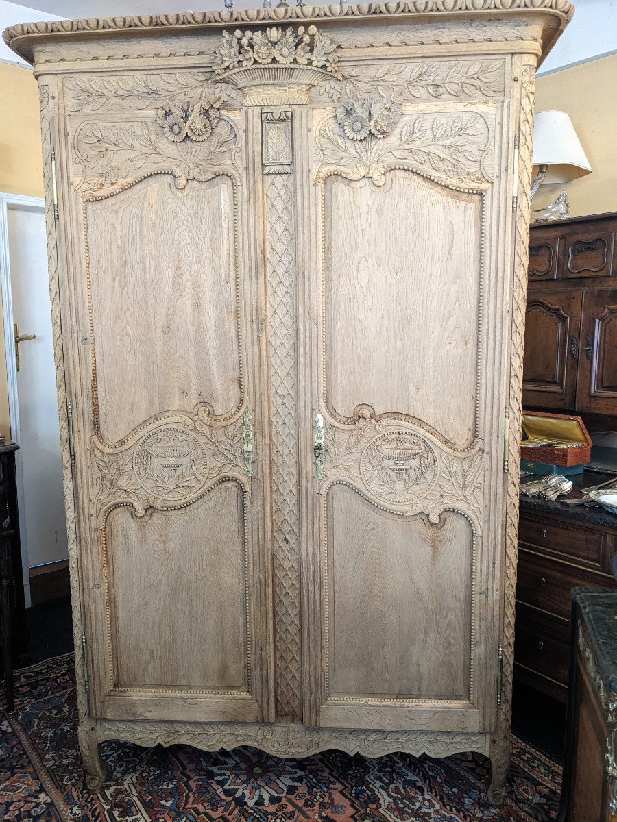 Norman Wardrobe Called "wedding" From Dieppe In Dewaxed And Thinned Oak 19th Century.