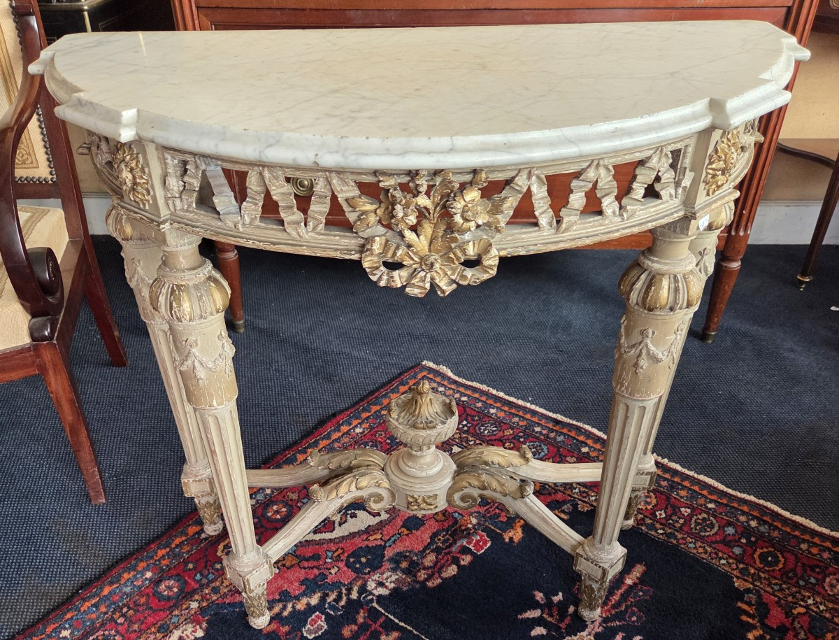 Petite console de style Louis XVI en bois peint et doré d'époque Napoléon III.