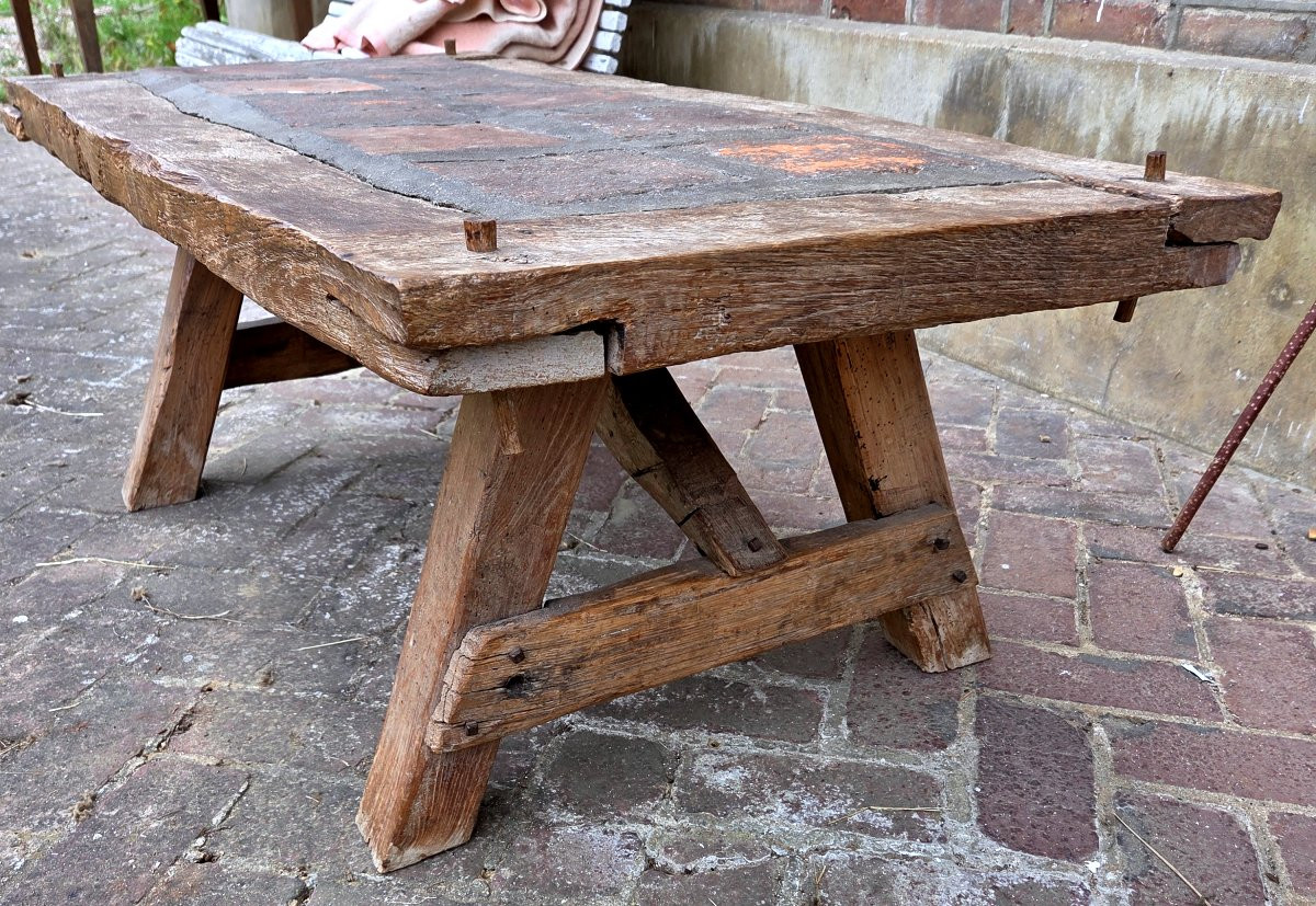 Table basse en chêne rustique et à dessus pavé .-photo-2