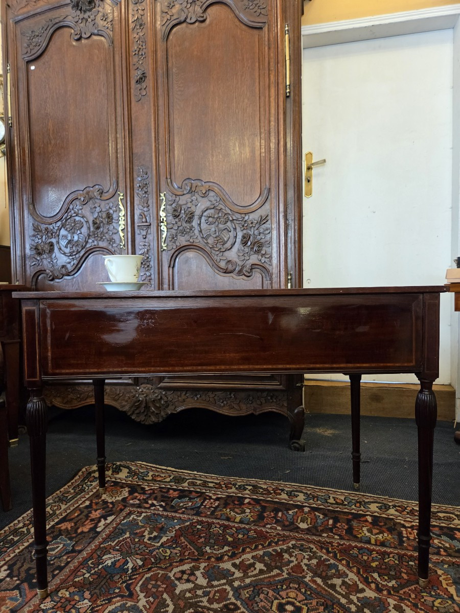 Petit bureau plat en acajou de style anglais -photo-1