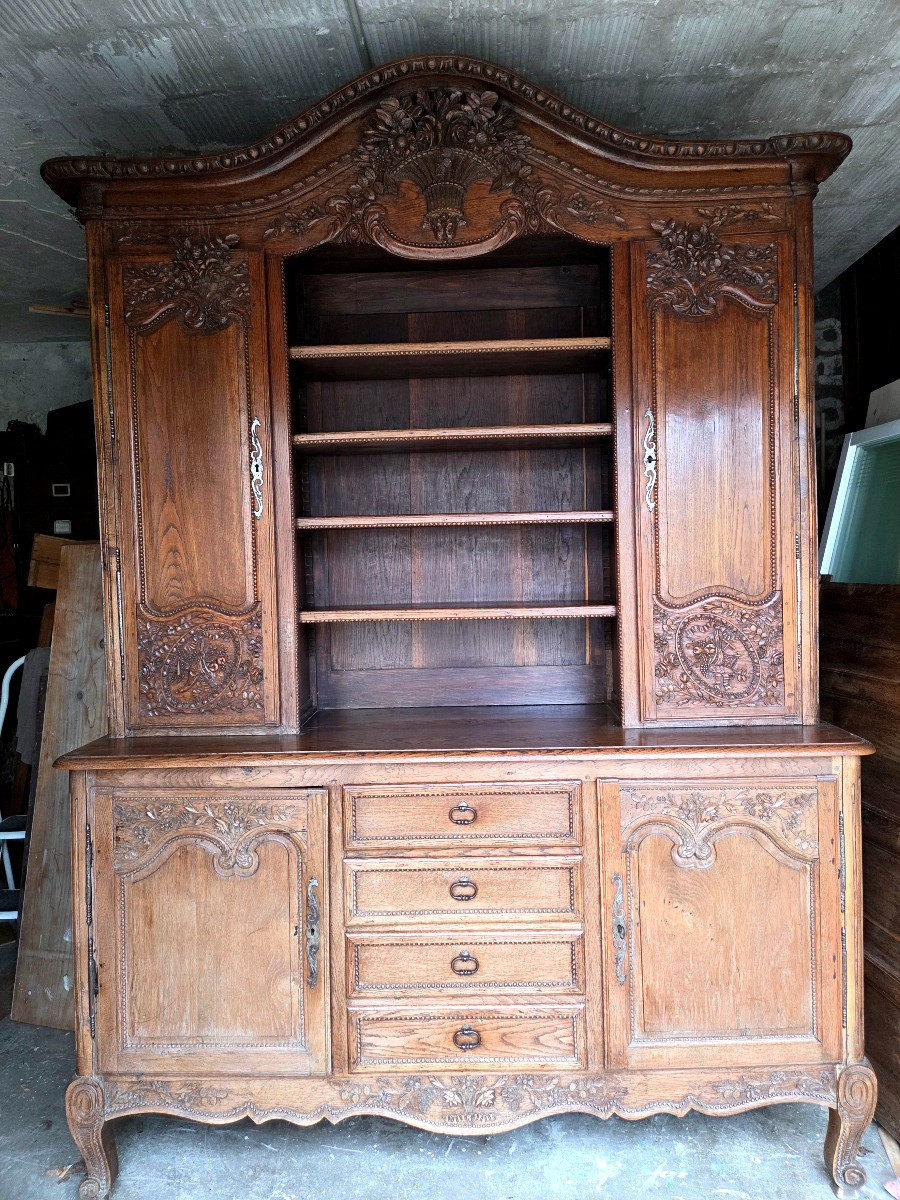 Buffet normand cauchois  à deux corps en chêne sculpté Fécamp XIXème