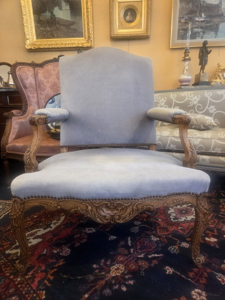 Large fauteuil d'époque Régence en noyer sculpté-photo-2