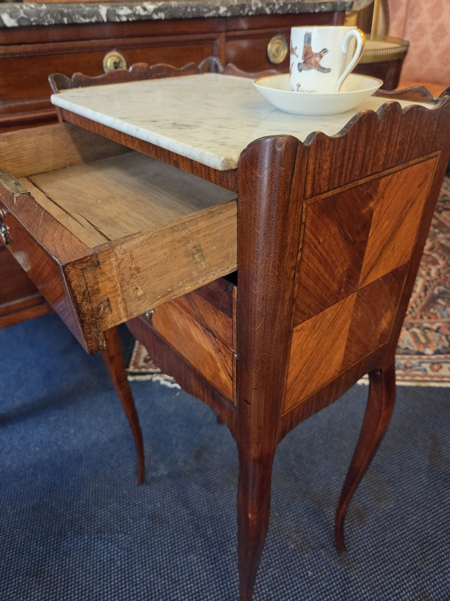 Table chiffonnière d'époque Louis XV en bois de placage et acajou-photo-3