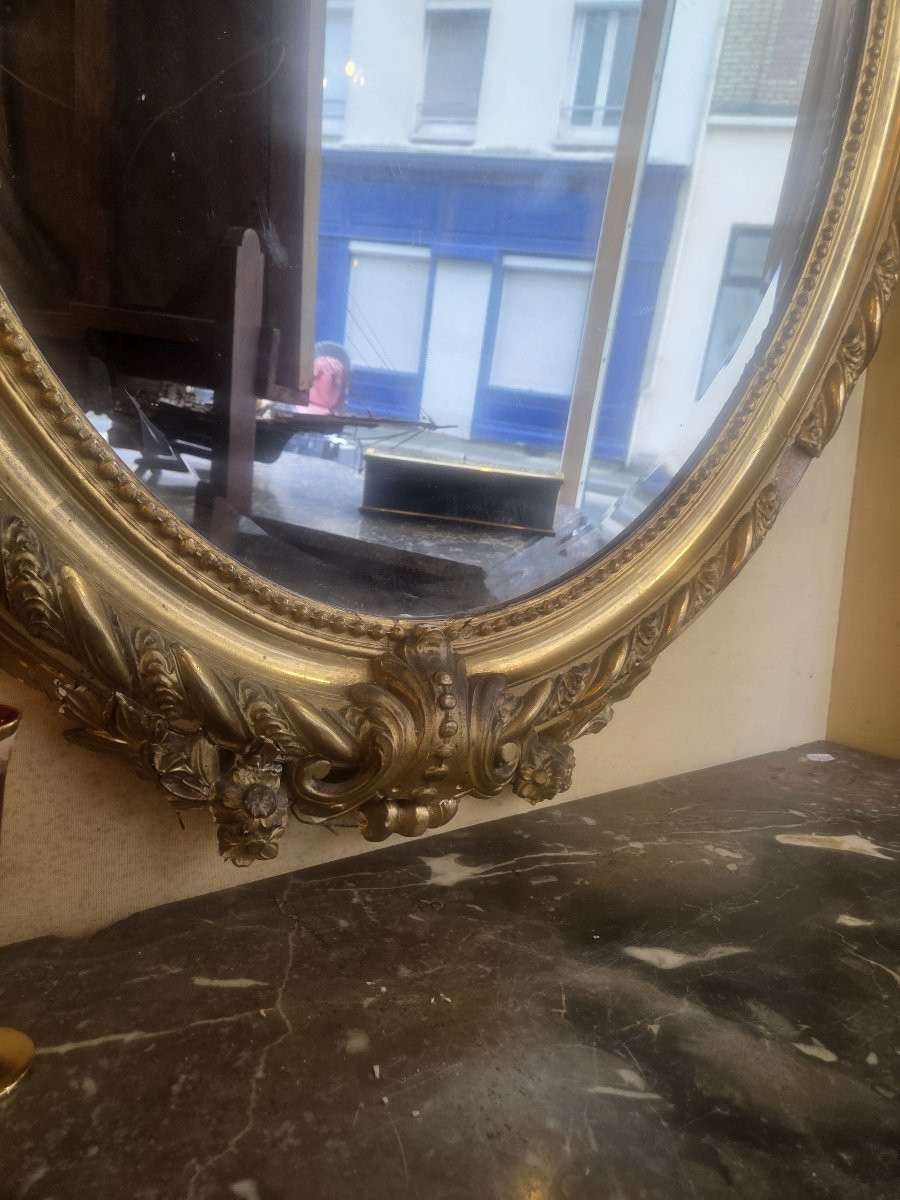Miroir ovale en bois et stuc doré d'époque Napoléon III ( 120 x 85 cm)-photo-1
