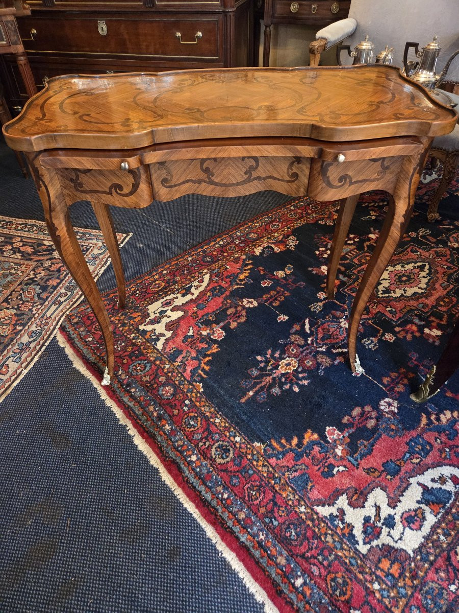 Table de salon de style Louis XV en marqueterie .-photo-3
