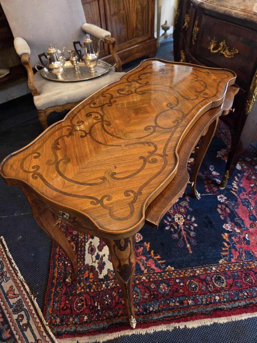 Table de salon de style Louis XV en marqueterie .-photo-1