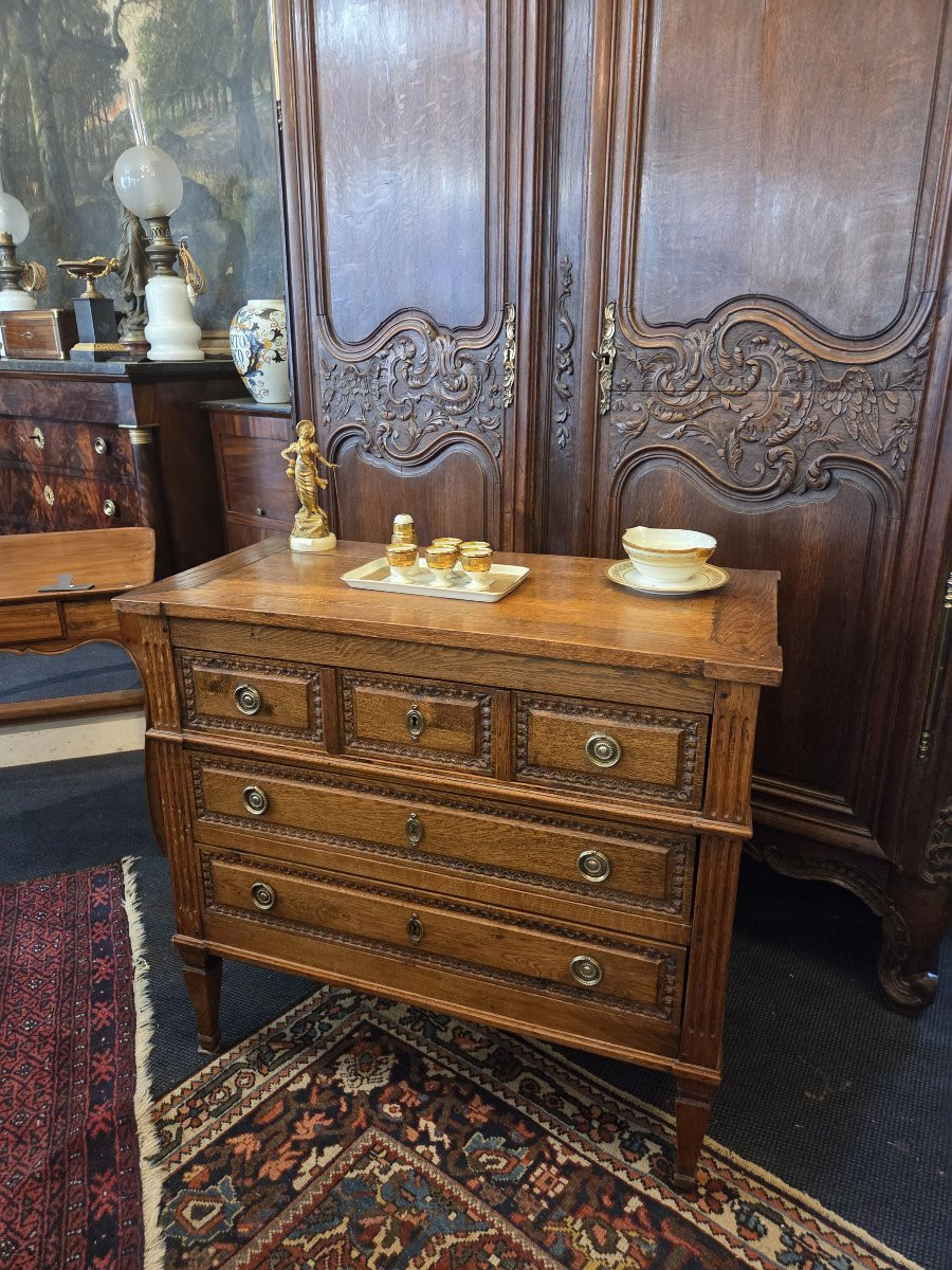 Small Louis XVI Style Norman Chest Of Drawers In Carved Oak-photo-2