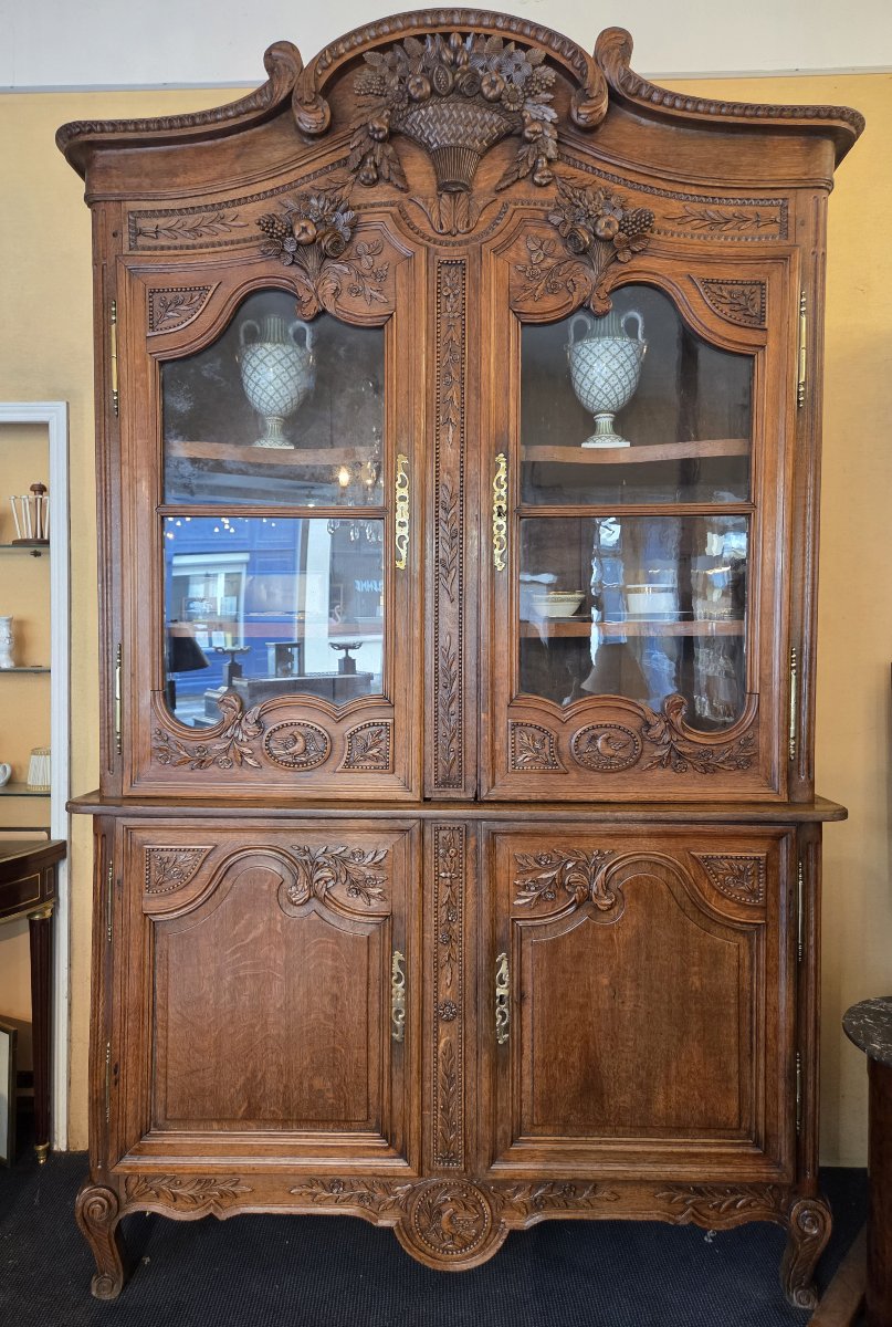 19th-century Two-section Normandy-cauchois Sideboard In Carved Oak