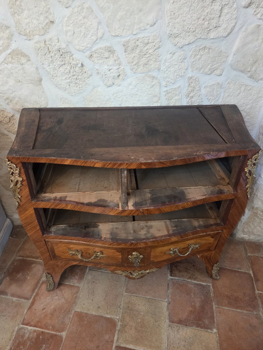 Commode d'époque Louis XV en bois de rose estampillée Gosselin -photo-1