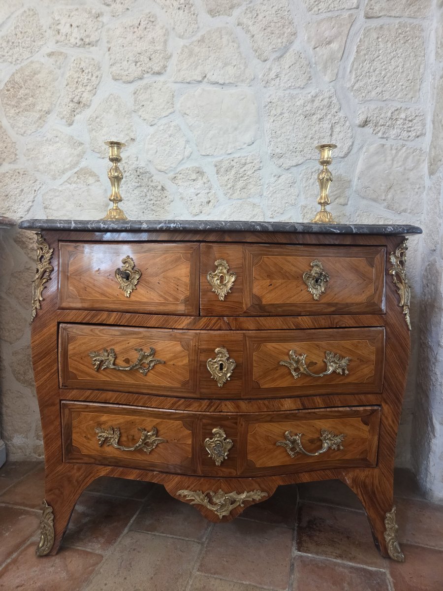 Commode d'époque Louis XV en bois de rose estampillée Gosselin -photo-3