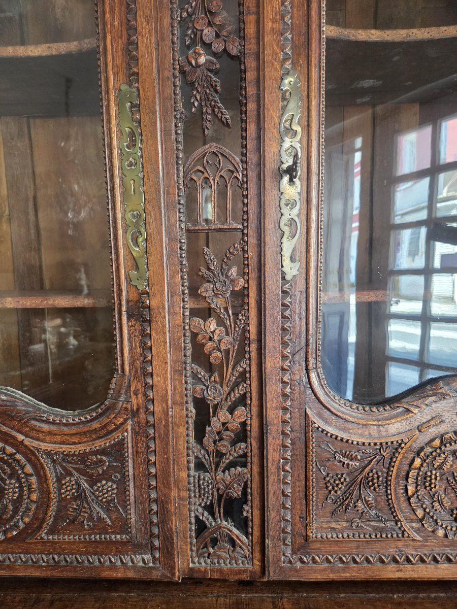 Buffet normand à deux corps en chêne sculpté région de Fécamp début XIXème .-photo-3