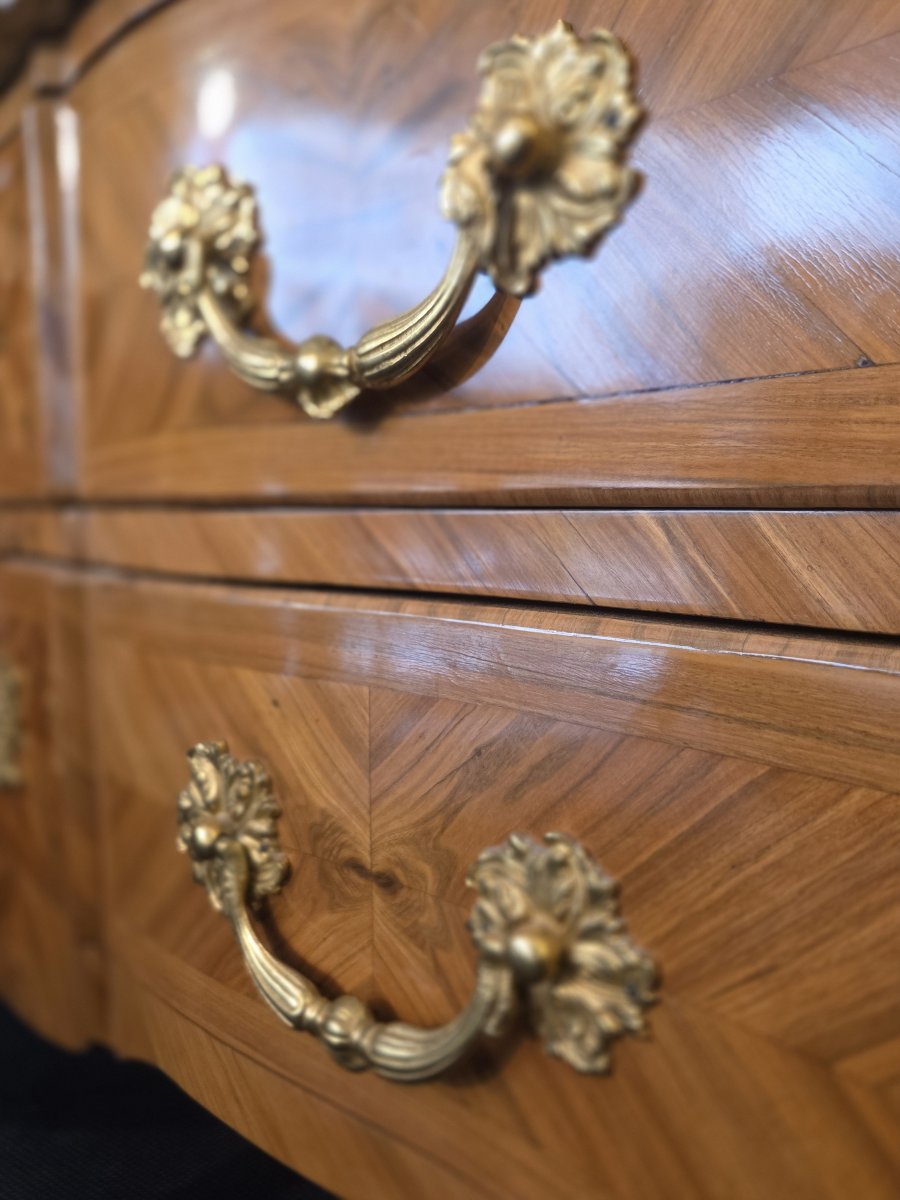 Small Regency-style Chest Of Drawers With A Crossbow-style Front, Made Of Veneered Wood.-photo-2
