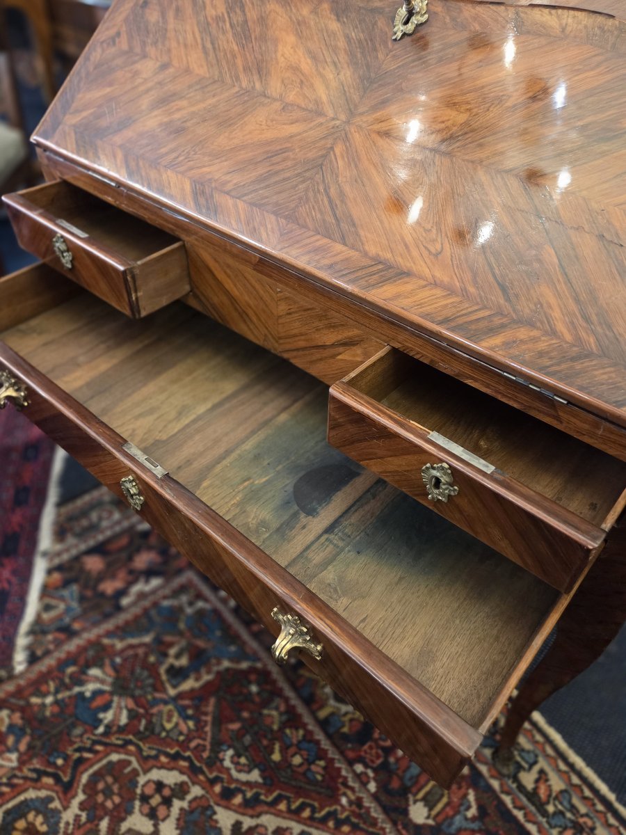 Bureau de pente en marqueterie d'époque Louis XV.-photo-4