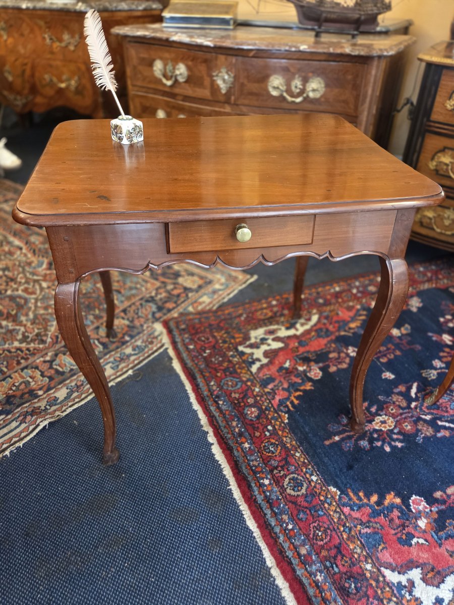 Petite table à écrire d'époque Louis XV en merisier .-photo-2
