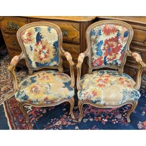 Pair Of Louis XV Style Cabriolets With Small Dots Tapestry