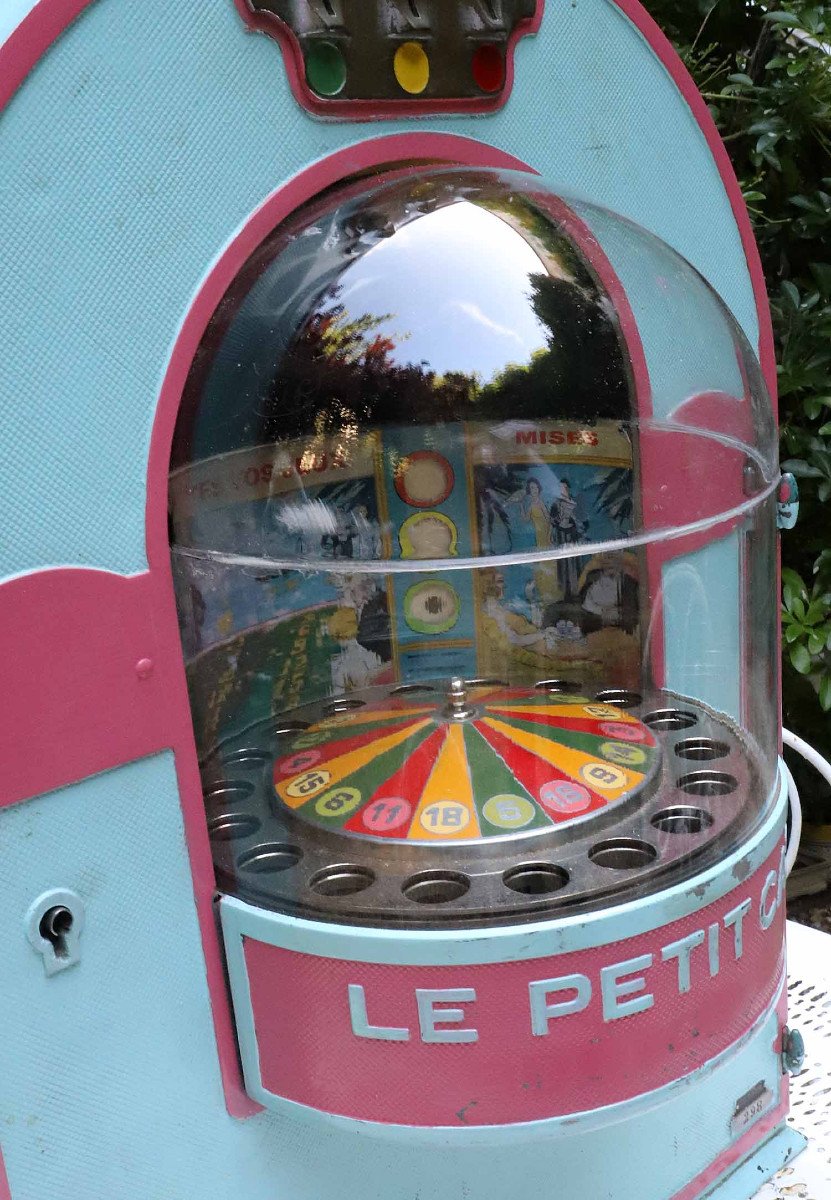 Le Petit Casino One Of The Rarest Slot Machines-photo-2