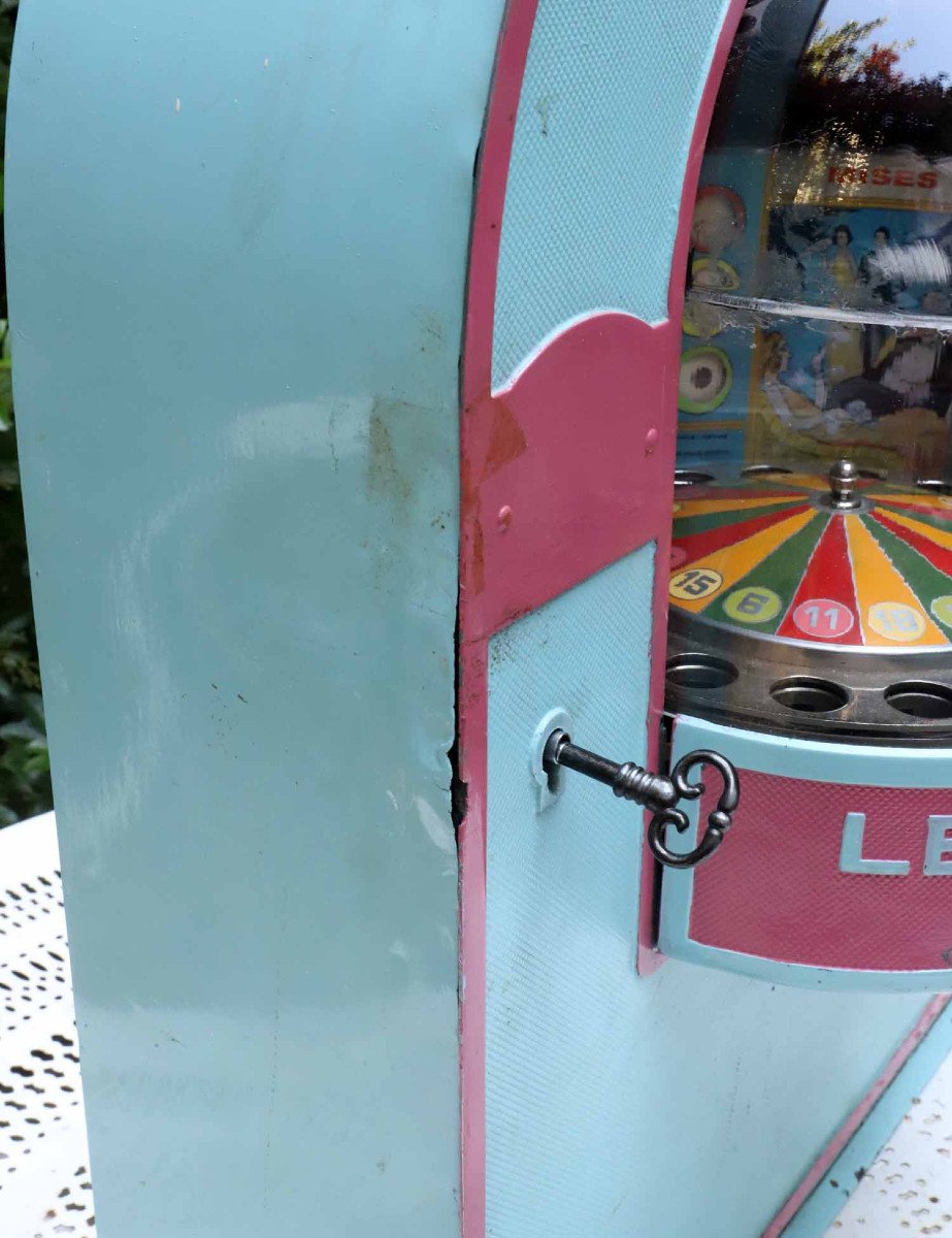 Le Petit Casino One Of The Rarest Slot Machines-photo-1