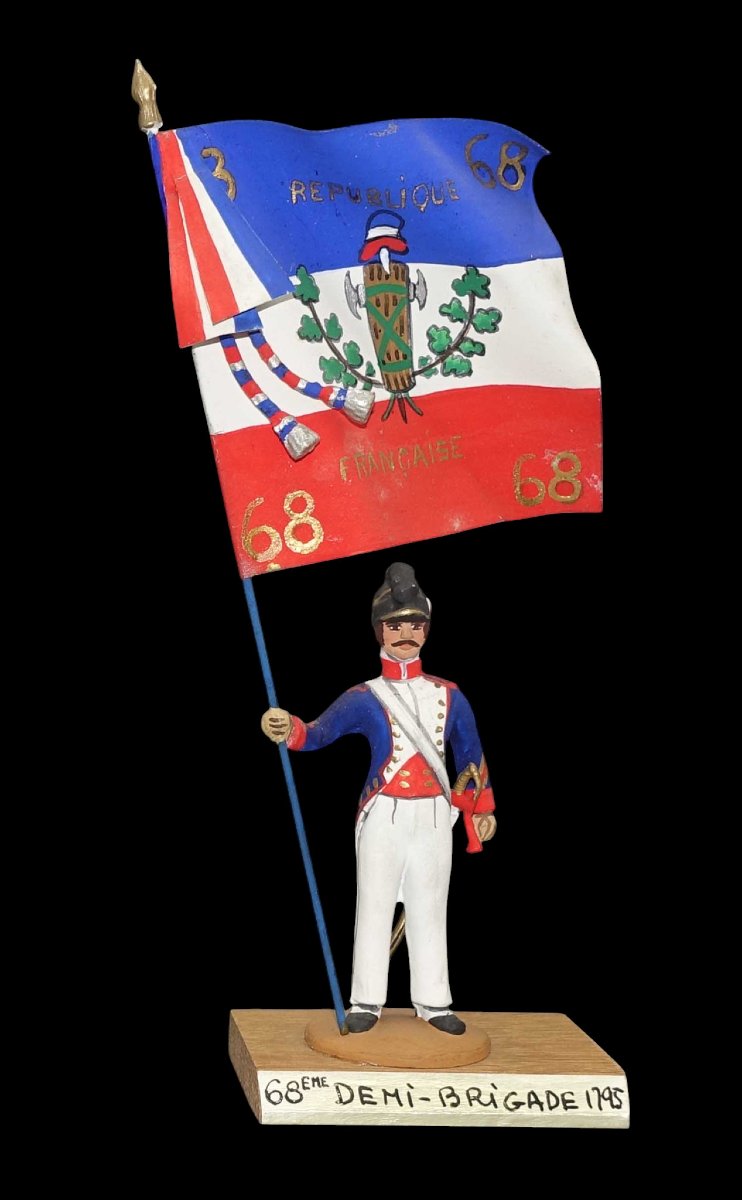  Figurines porte-drapeau 1960 par Guy RENAUD. -photo-4