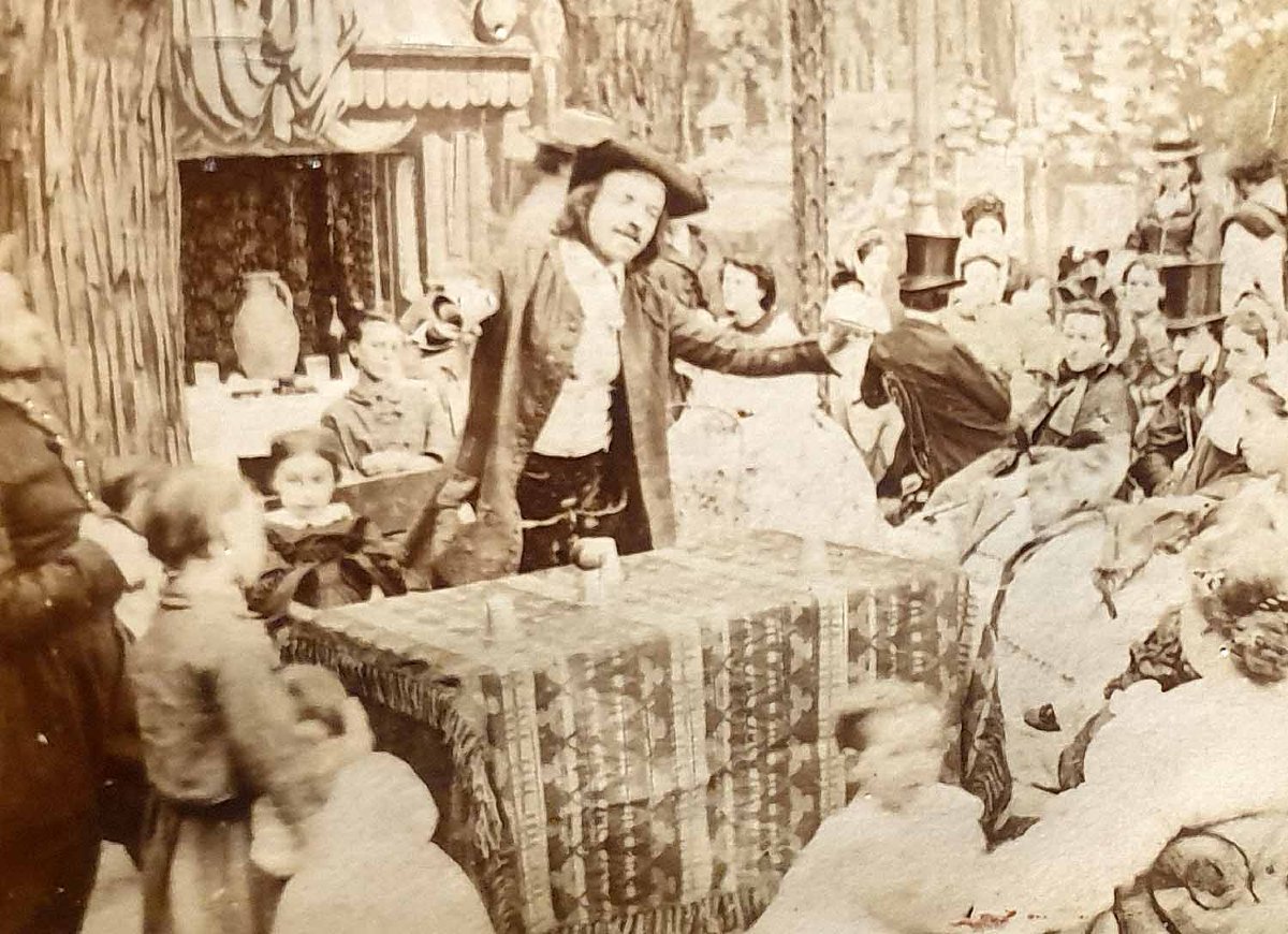 The Stereo Photo Magician, 1860-photo-3