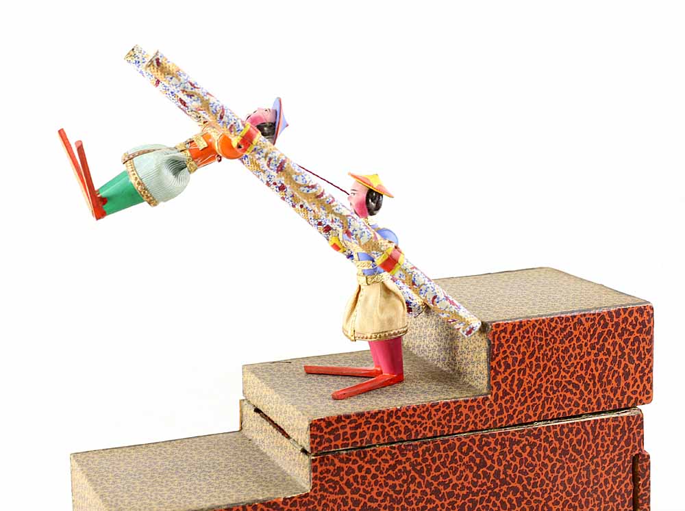 Toy At Mercure Acrobats 1830-photo-2