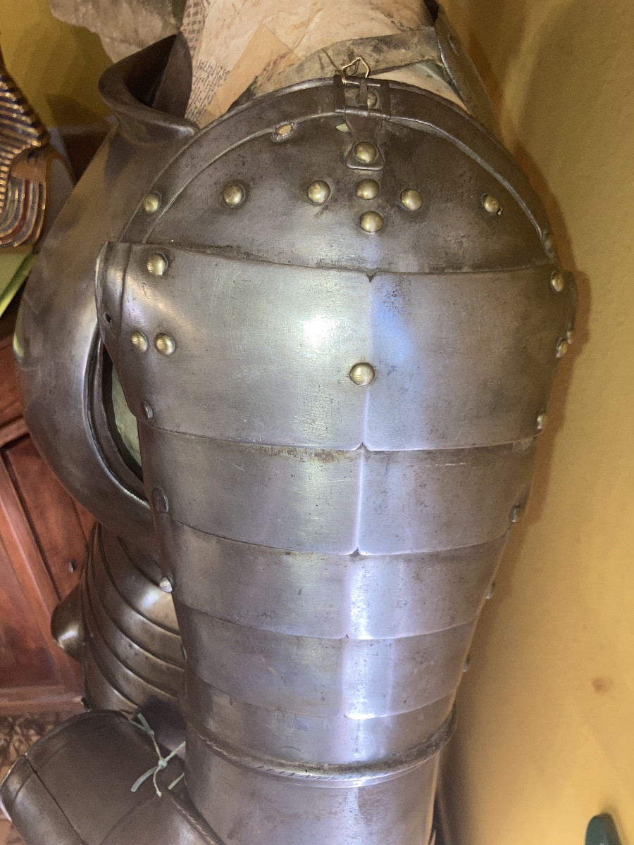 A Mid Suit Armor Circa 1520 With A Splendid Globose Breastplate -photo-4